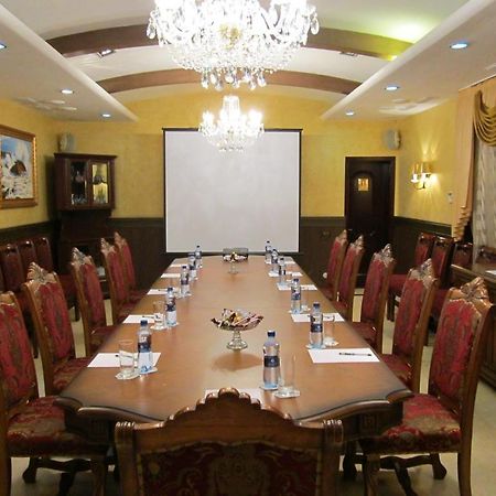 Merey Hotel Караганда Экстерьер фото