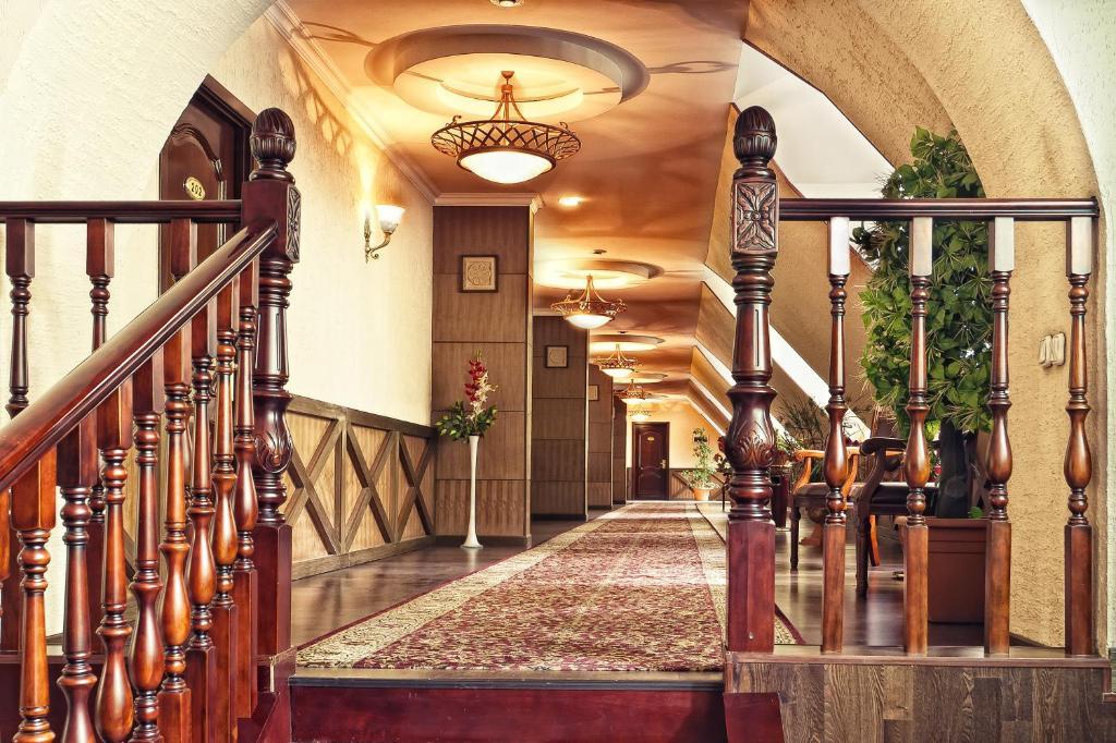 Merey Hotel Караганда Экстерьер фото